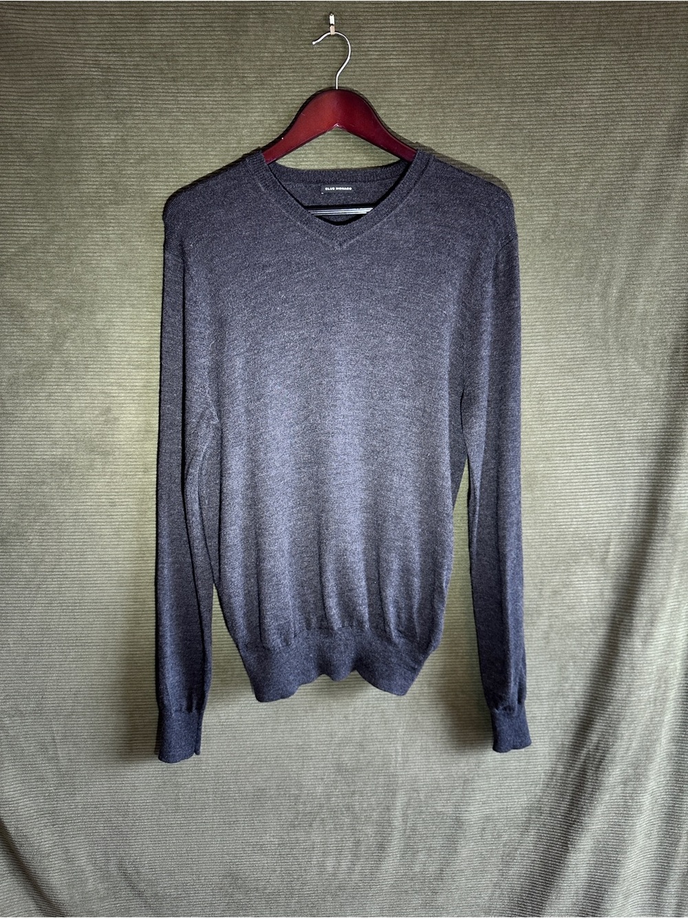 CLUB MONACO 100% Merino Wool V Neck Sweater